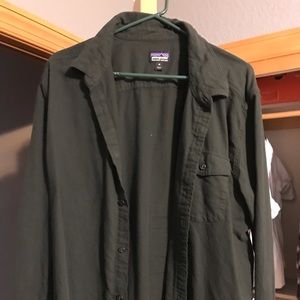 Men’s Patagonia XL long sleeve shirt